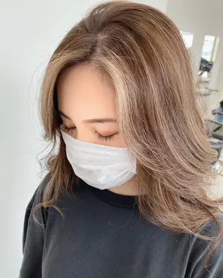 セミロング カラー ブリーチ 透明感HIDEのヘアスタイル