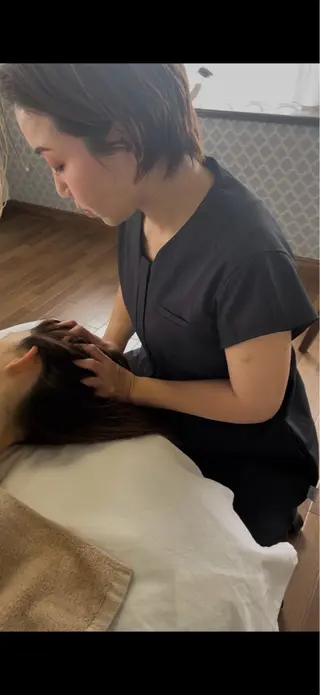 首肩こり・かっさ ヘッド｜大阪西区のエステ・リラクイメージ