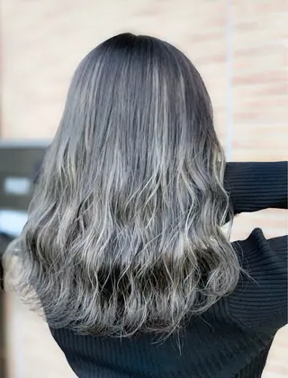 セミロング メンズスタイル バレイヤージュ　齋藤のヘアスタイル