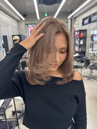 カラー Asami／名古屋／ ハイトーン／デザインのヘアスタイル