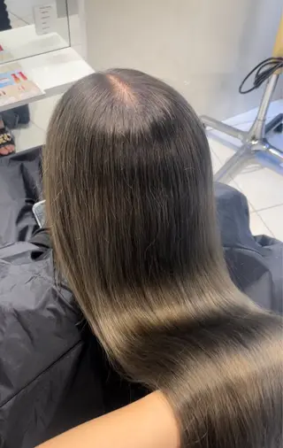 ロング カラー yuzuna ハイトーン 天神のヘアスタイル