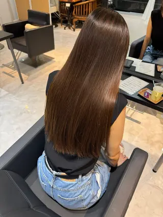ロング 髪質改善ストレート オルメントのヘアスタイル