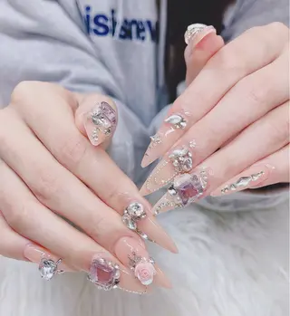 ネイル AKIKO ネイルサロンのネイルデザイン