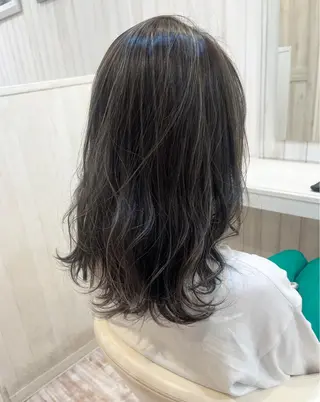 ミディアム カラー 佐藤史哉* 韓国レイヤー赤み除去のヘアスタイル