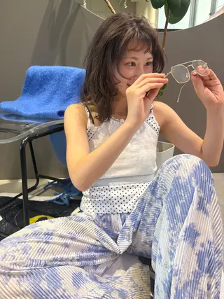 ミディアム カラー ヨシノ マナウのヘアスタイル