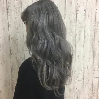 ロング カラー Kaede .のヘアスタイル