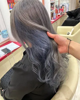 ロング カラー ヘアアレンジ 今村公介 ブリーチ特化、派手髪のヘアスタイル