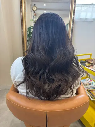 ロング 髪の家 tikiのヘアスタイル