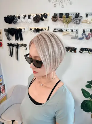 ショート ))カラー特化(( 渡邉 怜のヘアスタイル