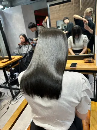 ロング カラー 10月限定モニター 髪質改善美髪矯正のヘアスタイル
