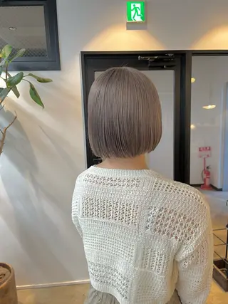 ショート カラー ハイトーンカラ ー/小川のヘアスタイル
