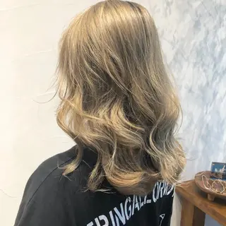 ミディアム カラー パーマ ヘアアレンジ LINKIE リンキーのヘアスタイル
