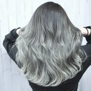 ロング カラー Crystal 船橋のヘアスタイル