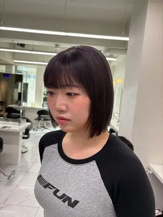 ショート カラー 抜け感レイヤー︴ ニュアンスカラーのヘアスタイル