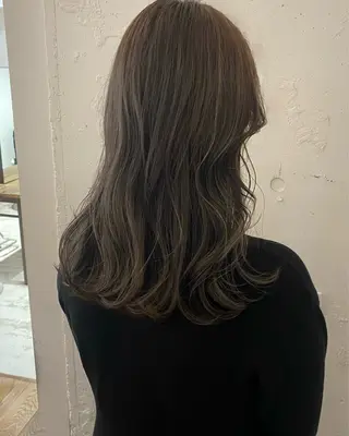 ロング 関 桃萌果のヘアスタイル