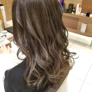 カラー Ash 店長 山下達也のヘアスタイル
