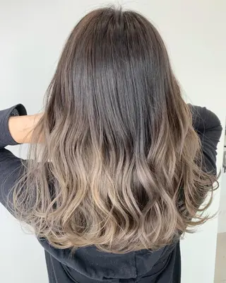 セミロング 山田 絵里菜のヘアスタイル