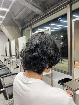ミディアム パーマ メンズ 波巻きスパイラル🌀 新潟/万代/山下優のヘアスタイル