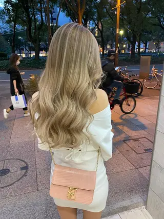 セミロング カラー ブリーチ 透明感HIDEのヘアスタイル