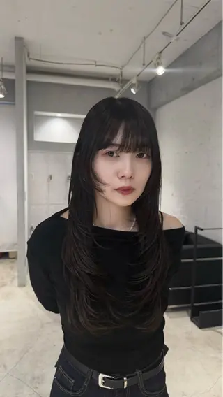 ロング あんな🦋レイヤー カット/透明感カラーのヘアスタイル