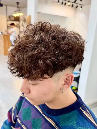 ショート パーマ メンズ 宮下 遼太のヘアスタイル