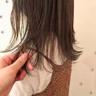 セミロング カラー 市川 千夏のヘアスタイル