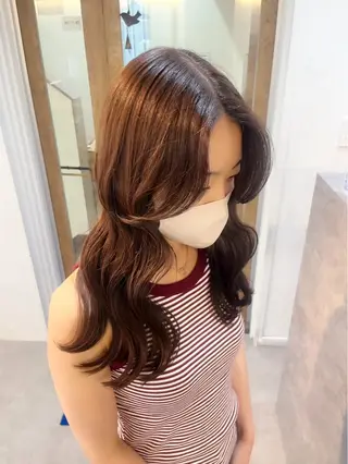 ロング カラー Emma/レイヤー /柔らかカラーのヘアスタイル