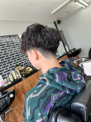 ミディアム パーマ メンズ 橋本 拳史郎のヘアスタイル