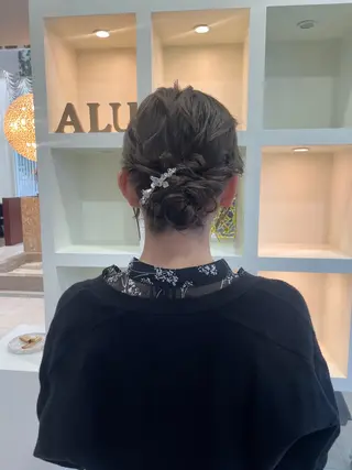 ミディアム ヘアアレンジ マキノ キョウカのヘアスタイル