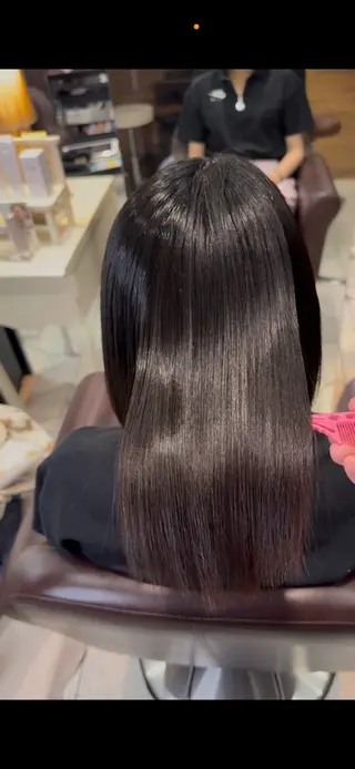 ミディアム 二度見される艶髪職人 /美髪矯正のプロ木崎のヘアスタイル