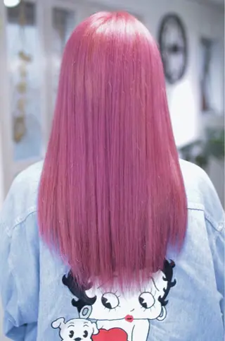 ロング カラー パーマ ヘアアレンジ 推し活専用 【派手髪】飯野ゆかりのヘアスタイル