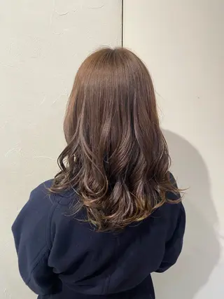 セミロング 🩶 AIRA / 透明感カラー 🩶のヘアスタイル