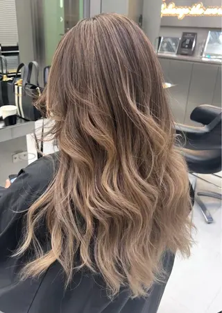 ロング Kotomi 🇺🇸💋のヘアスタイル