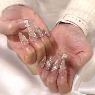 ネイル シュシュ 🎀 girly nailのネイルデザイン