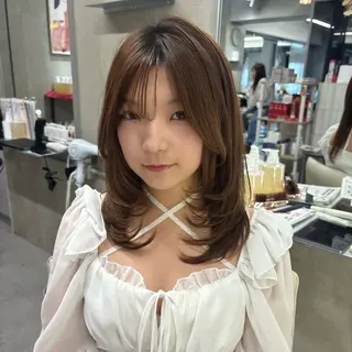 ミディアム 加藤 彩花のヘアスタイル