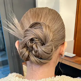 セミロング ヘアアレンジ ♡⃛₊ワンカラー/ ツヤボルドー♡⃛にこのヘアスタイル