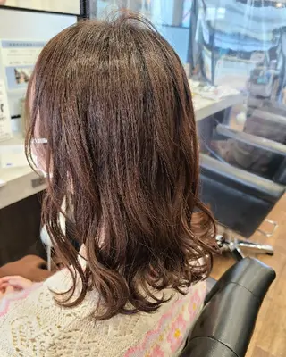 ミディアム 関口 友菜のヘアスタイル