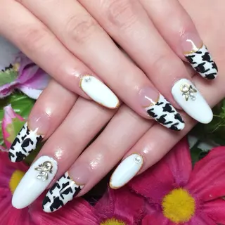 ミディアム Sincerely シンシアリー🌈のネイルデザイン