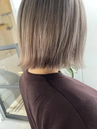 ミディアム カラー ハイトーン belle ナホのヘアスタイル
