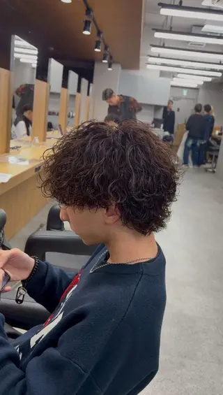 メンズ *メンズ専門アカデミ ー🔥BLUCK🏁のヘアスタイル