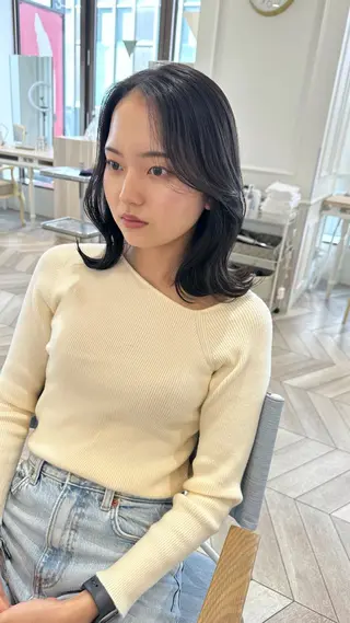 ミディアム 小顔レイヤー/ ベージュ🤍Rieのヘアスタイル
