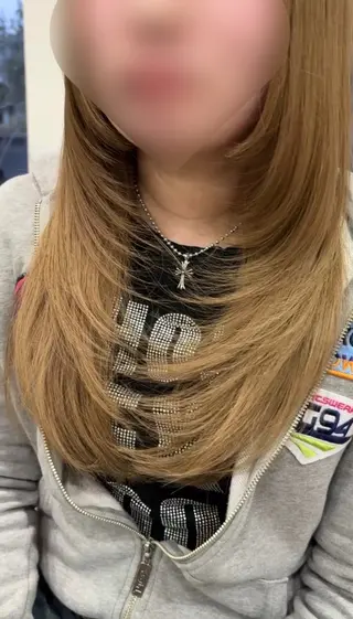 ロング 林 綾花のヘアスタイル