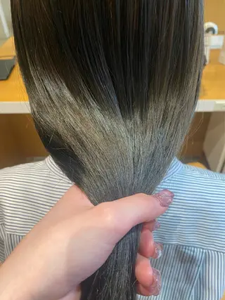 セミロング カラー 波津久 鈴愛のヘアスタイル