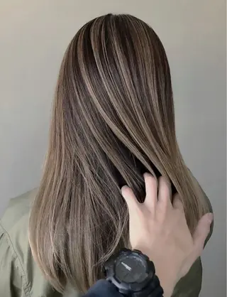 セミロング カラー 似合わせカット Rinka🌻のヘアスタイル