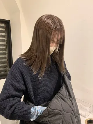 ミディアム カラー 落合希 Olivebeigeのヘアスタイル