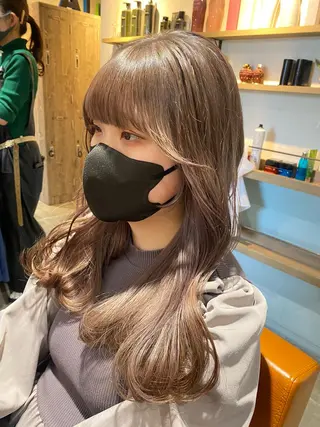 カラー 🩵盛れる顔周り/ 艶カラーemi🩵のヘアスタイル