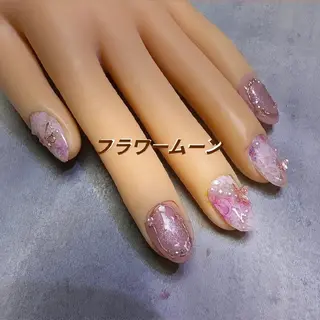 ネイル フラワー ムーンのネイルデザイン
