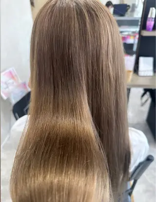 ロング カラー 𝑴𝒐𝒓𝒊 /髪質改善/艶髪🖤のヘアスタイル