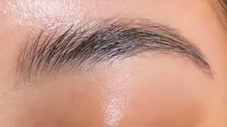アイブロウ mika❤︎まつげ| 眉毛|束感のマツエク・マツパデザイン