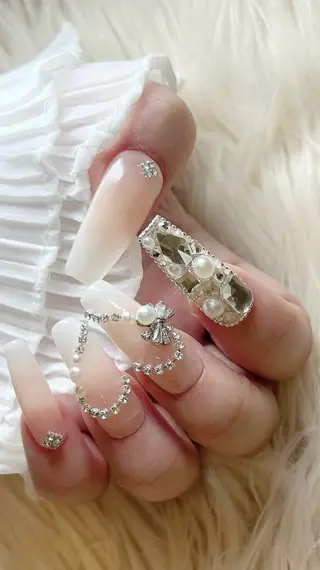 ネイル Merci Sara🪼のネイルデザイン